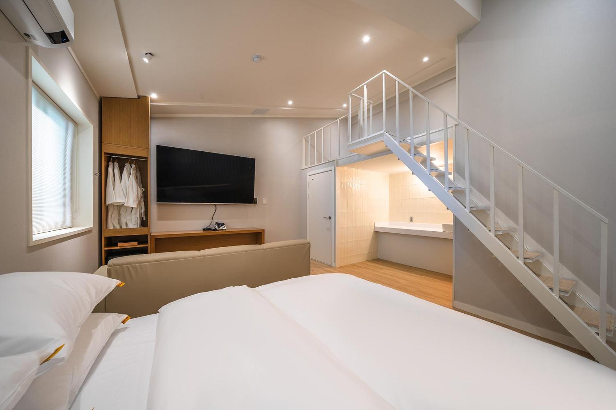 Mono Hotel Suwon Extérieur photo
