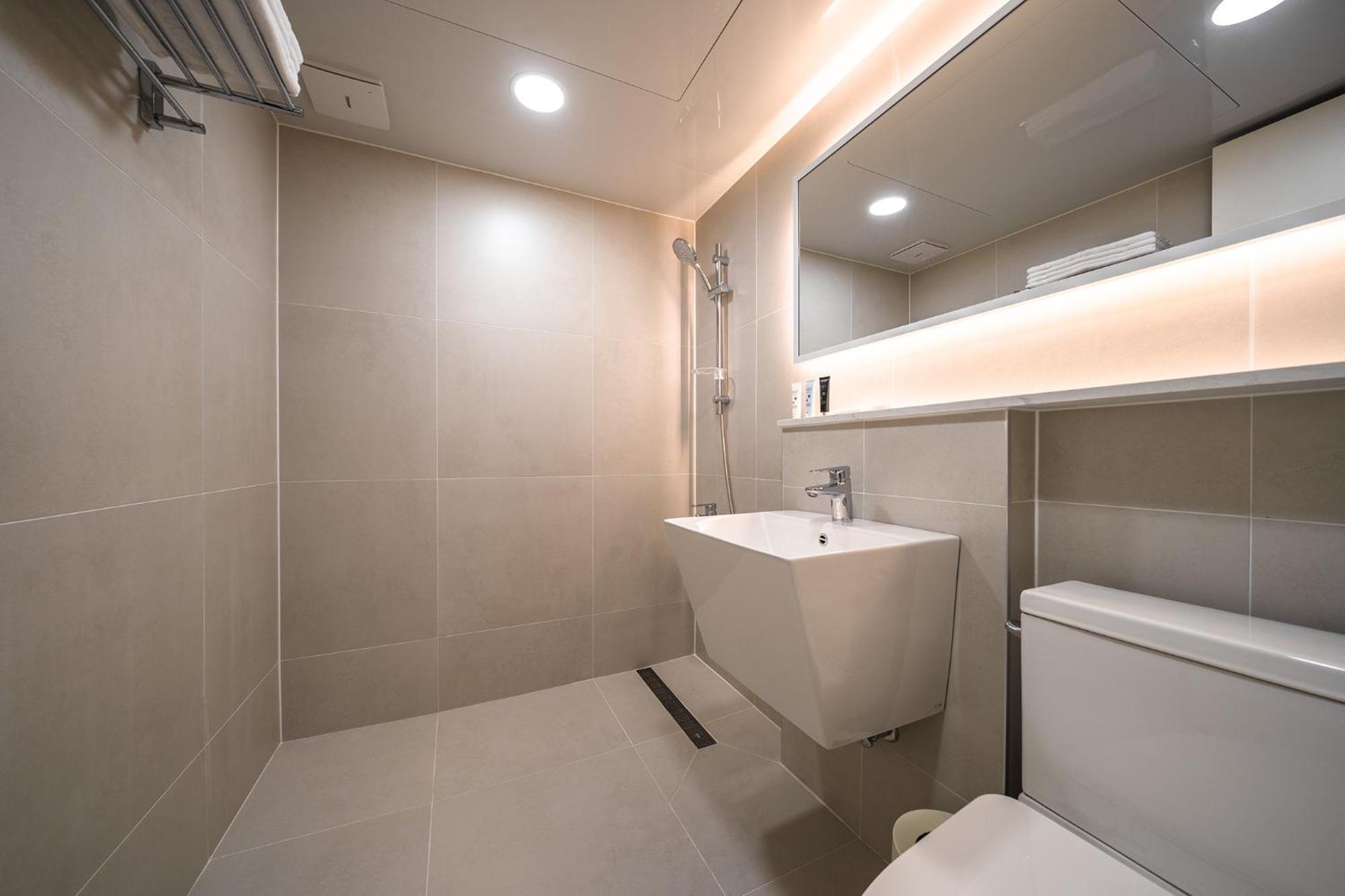 Mono Hotel Suwon Extérieur photo